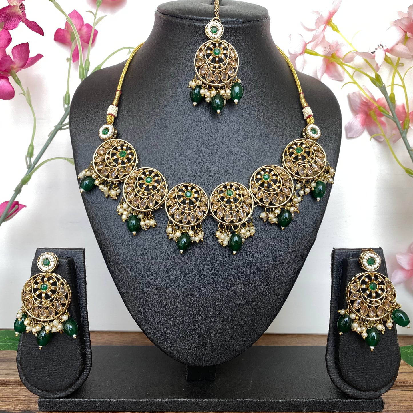 Rounds Indian Necklace Set in Green