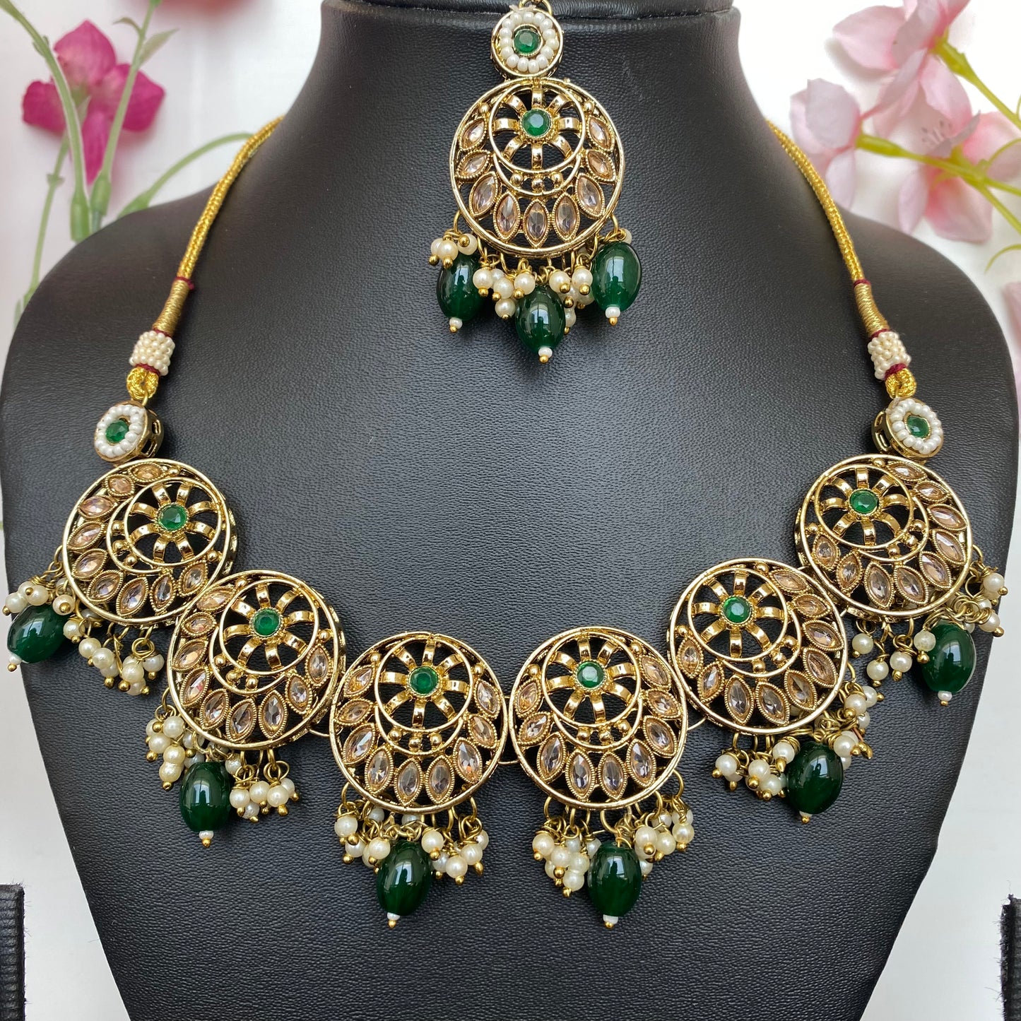 Rounds Necklace Set in Green